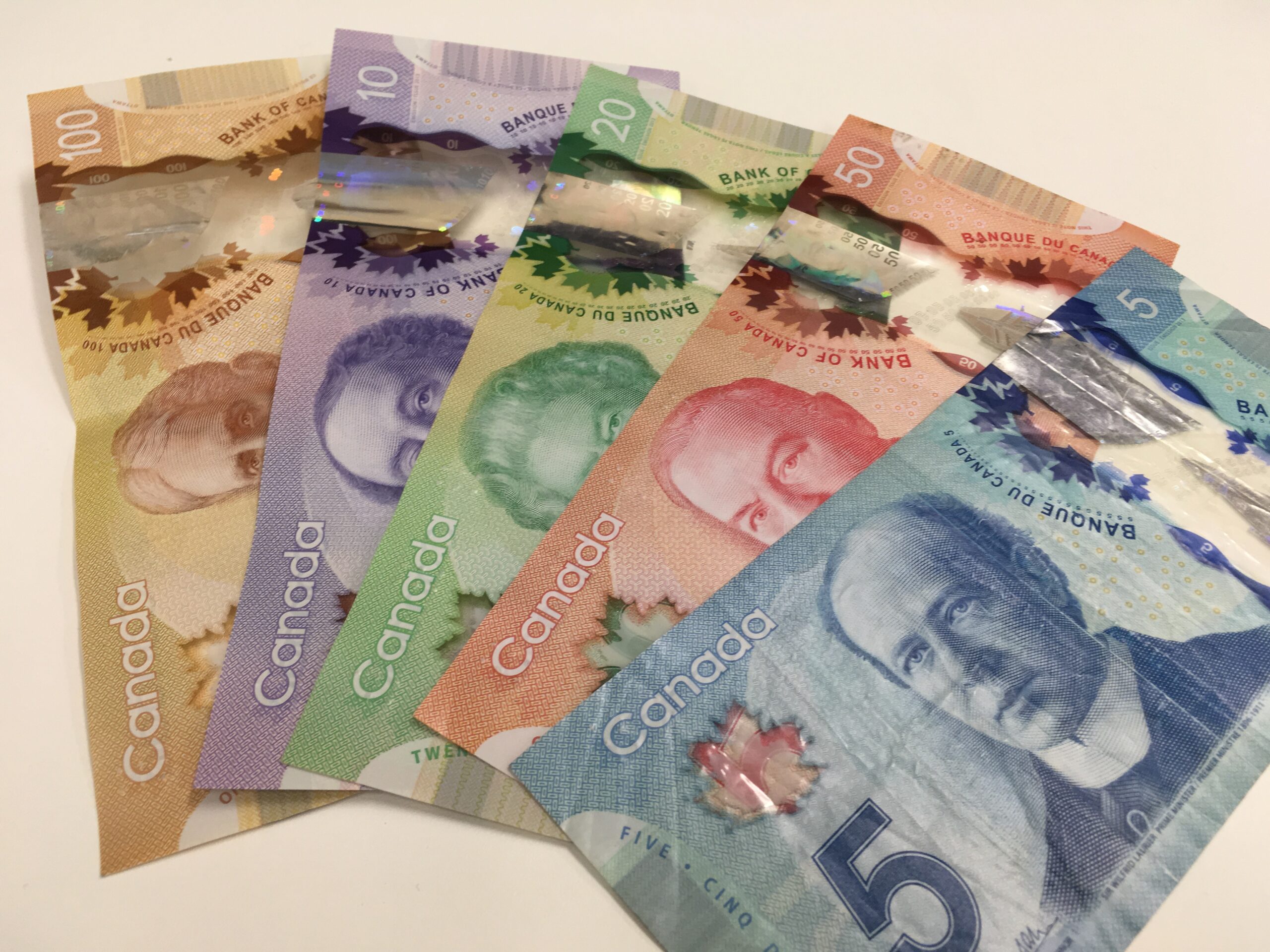 全部見たことある??】カナダのお金は、とってもカラフル！ - JPカナダ留学センター｜カナダ＆フィリピンの留学エージェント