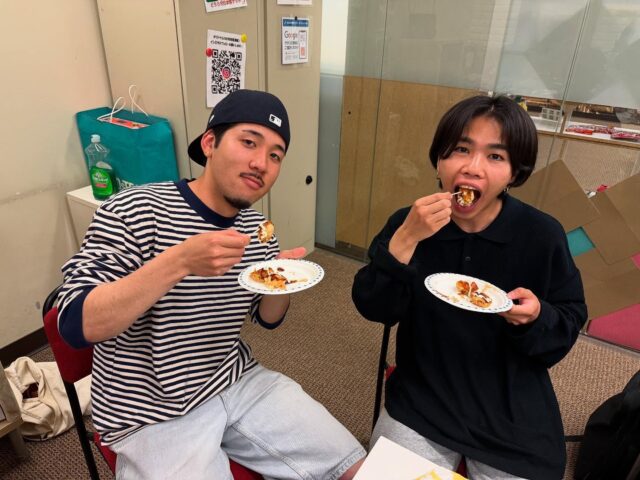 JPたこ焼きパーティ開催✨
みんなでたくさんたこ焼きを焼いて、楽しい時間が過ごせました😆

#バンクーバー留学
#カナダ留学
#バンクーバー生活
#バンクーバーワーホリ
#カナダワーホリ